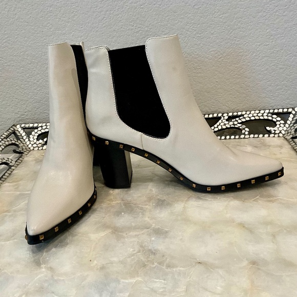 Michael Shannon Shoes - MICHAEL by MICHAEL SHANNON POPPI WOMENS 11 STUDDED CHELSEA HEEL BOOTS OFF WHITE